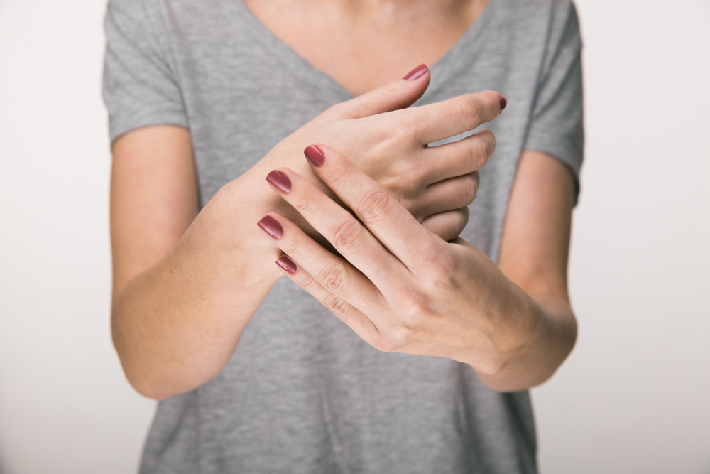 shaking-hands-causes-and-treatments